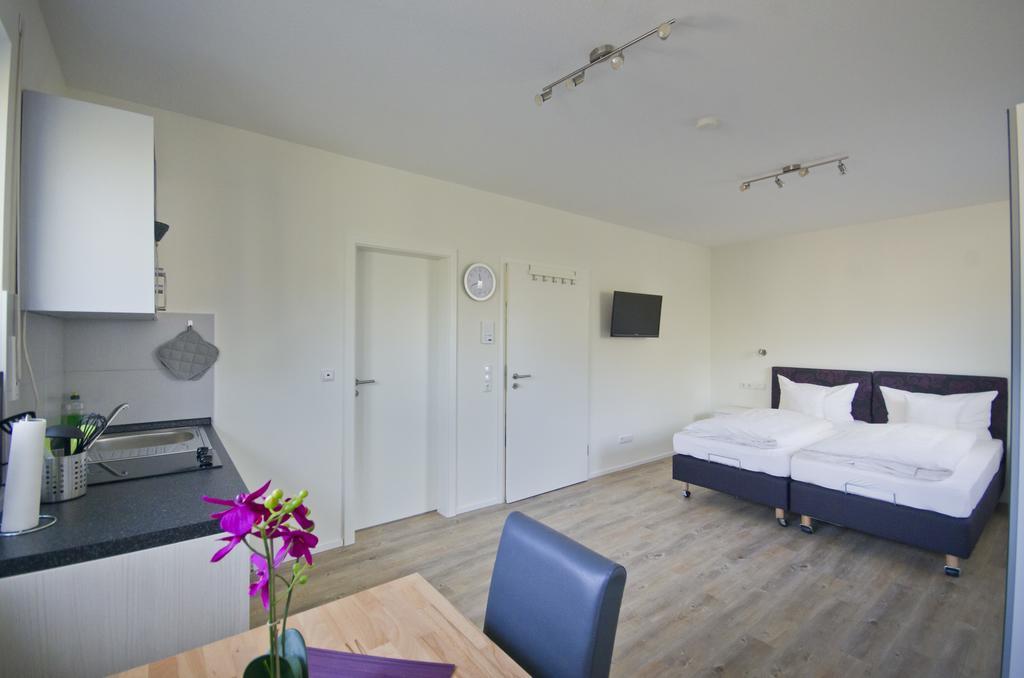 Appartements Am Kurpark Bad Windsheim Quarto foto